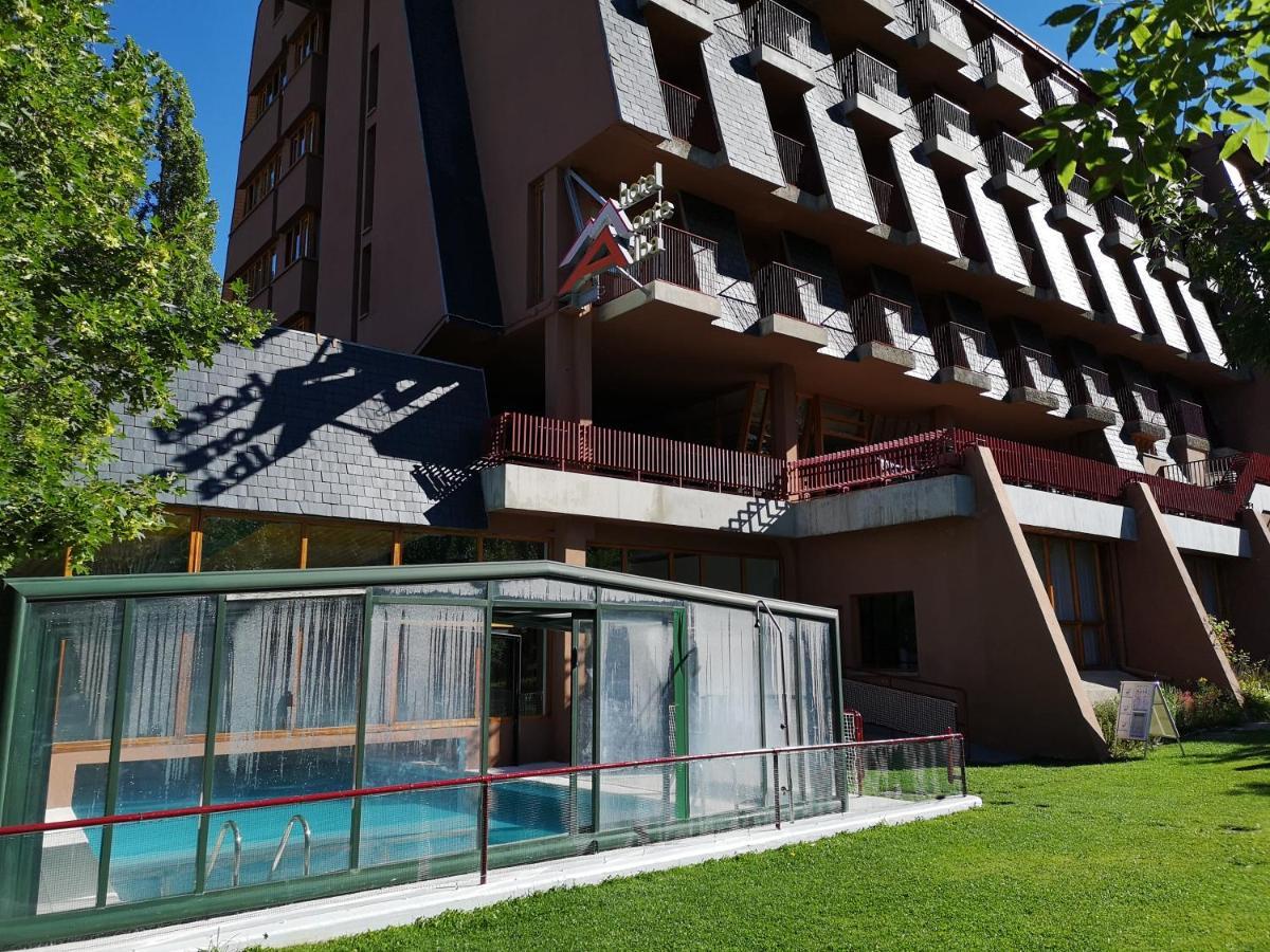 Evenia Monte Alba Hotel Cerler Eksteriør billede