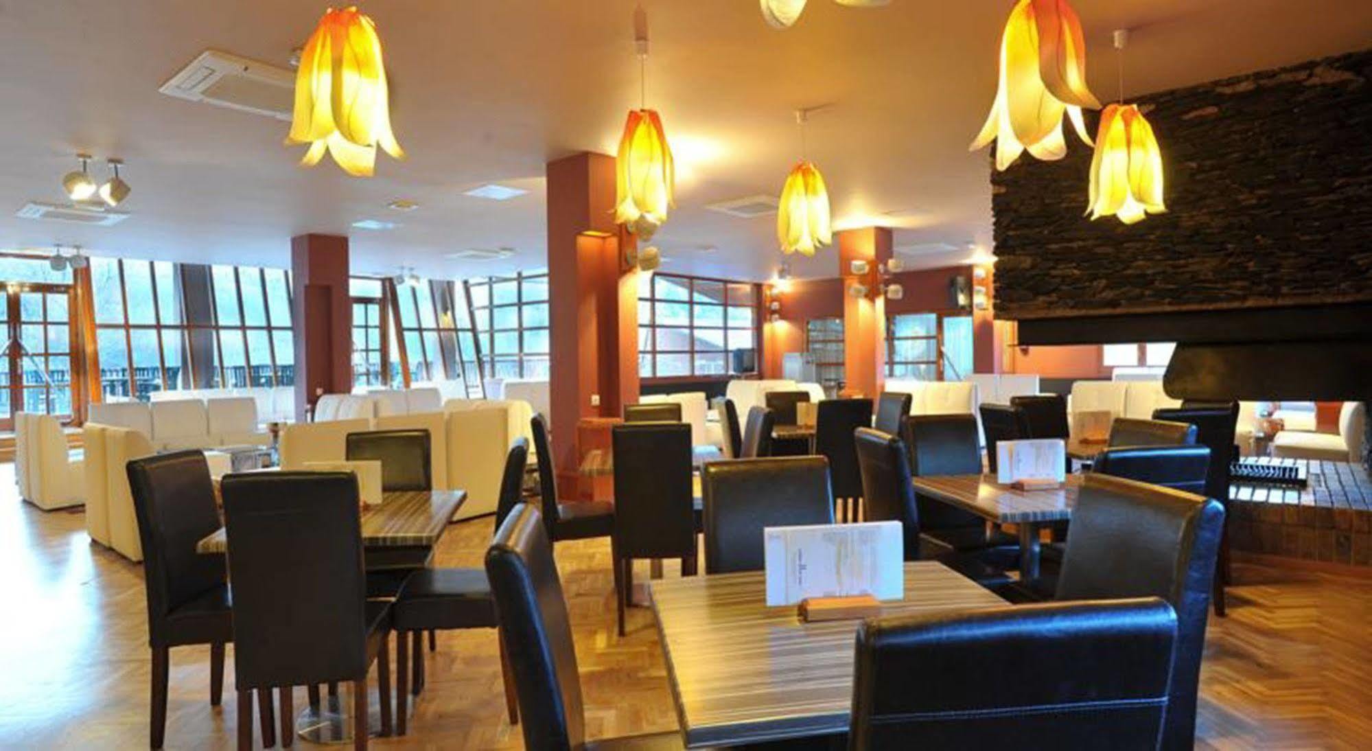 Evenia Monte Alba Hotel Cerler Eksteriør billede